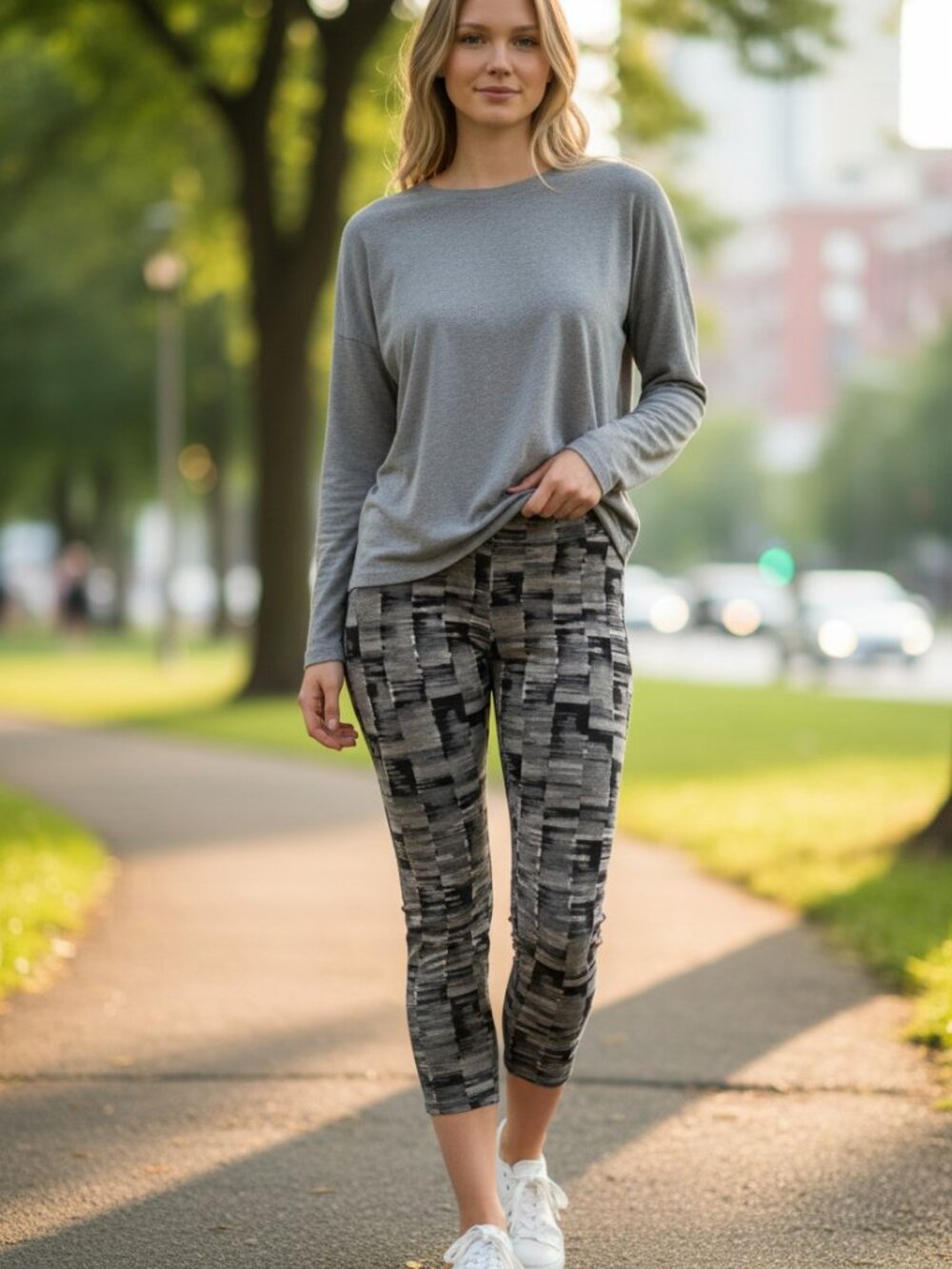 Leggings Depot Black White Abstract Geometric Capri Leggings One Size 2-12 NEW